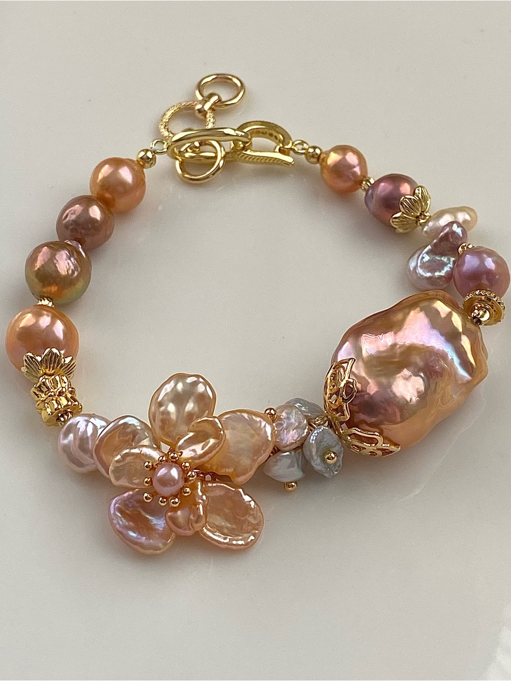 B185-Handmade Premium Petal Pearl Flower,Flameball Pearl & Edison Pearl Bracelet